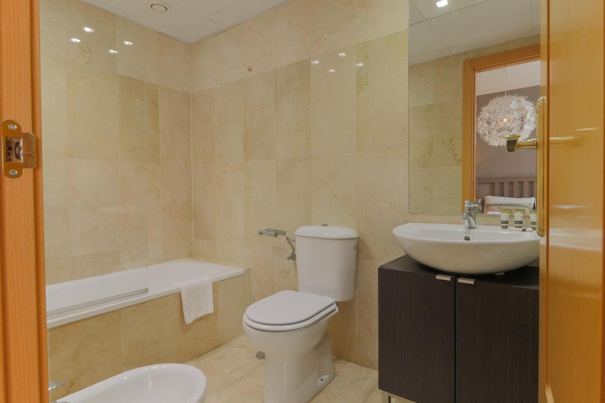 C43 - Family House With Terrace And Shared Pool Villa Benalmadena Luaran gambar